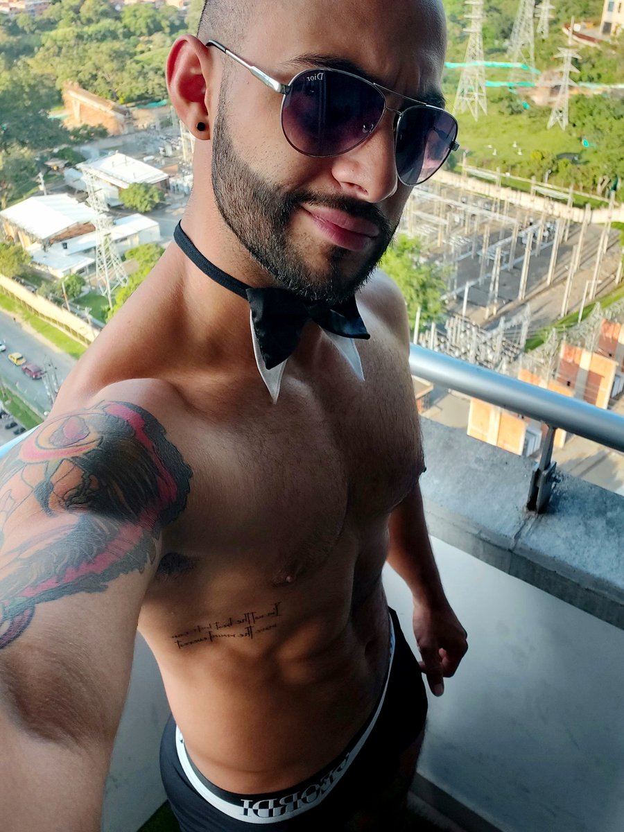 thiago_fox1's tweet photo. taking pictures and the guy next door watched me, lol 😈😈 https://t.co/XNMa0JIqbg