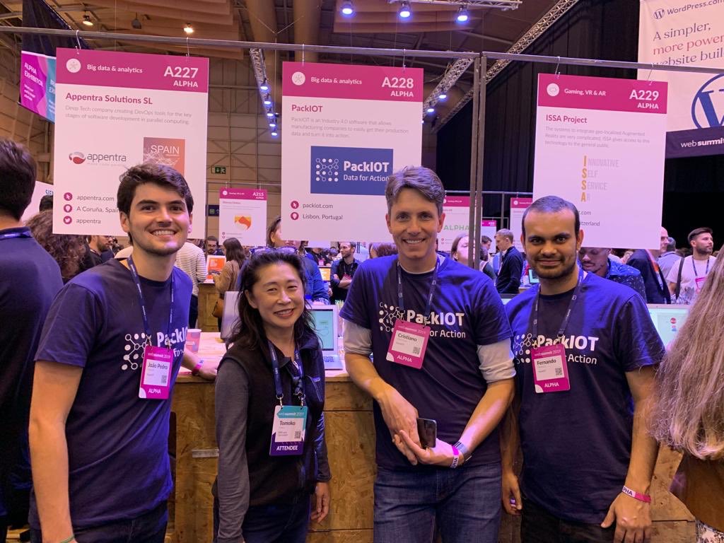 Our practitioner-based research relies on the goodwill and curiosity of executives and companies who share their experience and insights. Researcher <a href="/tokoyokoi/">Tomoko Yokoi</a> bumps into Cristiano Wuerzius of #PackIOT, who participated in our B2B digital platforms research earlier this year.