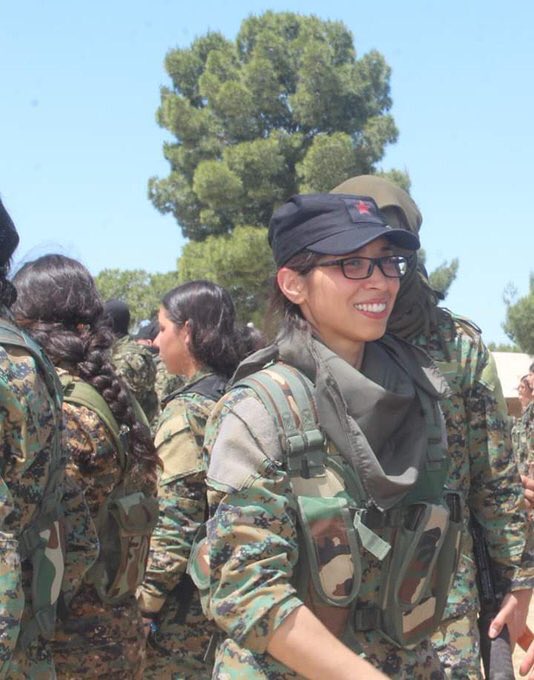 anna_nan18's tweet image. Si chiamava Ceren Gunes , era medico e combattente per la liberazione del Rojava. È stata uccisa dai miliziani turchi #ErdoganWarCriminal #RojavaResistance