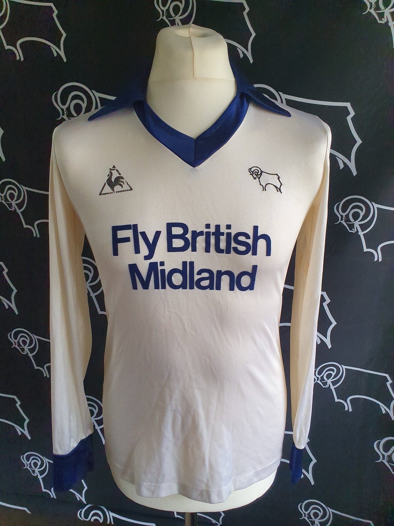 Luke Thomas Boden on X Up there with the rarest shirts you can get as a Derby fan this is beyond stunning I present to you Derby County s 1980 81 Le Coq