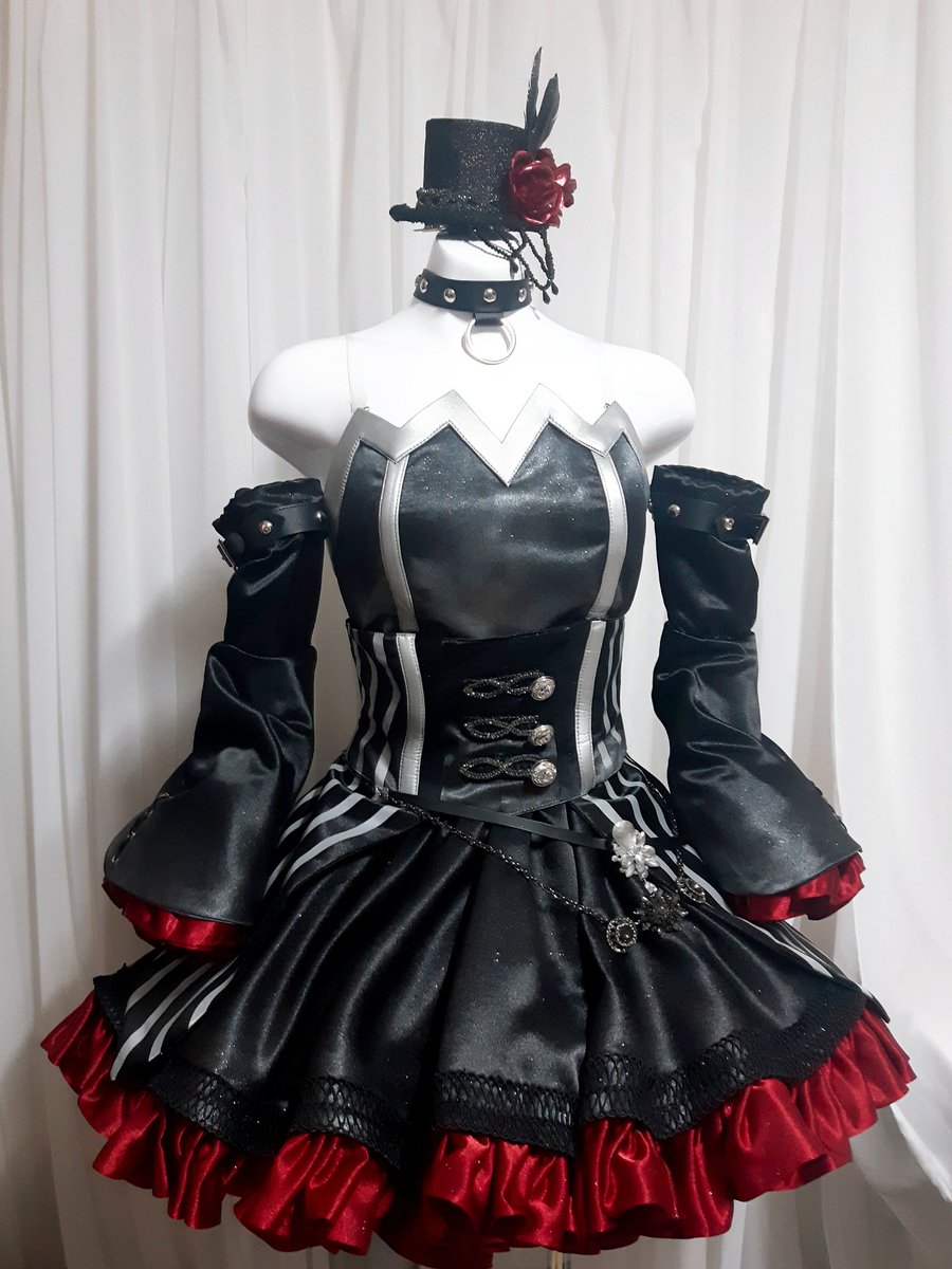 ASASD0130's tweet image. 메이플스토리 - 루시드💖

코스프레 의상 제작하였습니다.
가슴께에 포인트로 펄실버 그라데이션을 넣어주고, 은색 줄무늬부분은 빛을 반사하는 특수반사자재로 표현해 은은한 느낌을 더해주었어요

#니오샵 #카므 #코스프레의상 #코스프레의상제작 #메이플스토리수주 #루시드코스프레 #게임코스프레