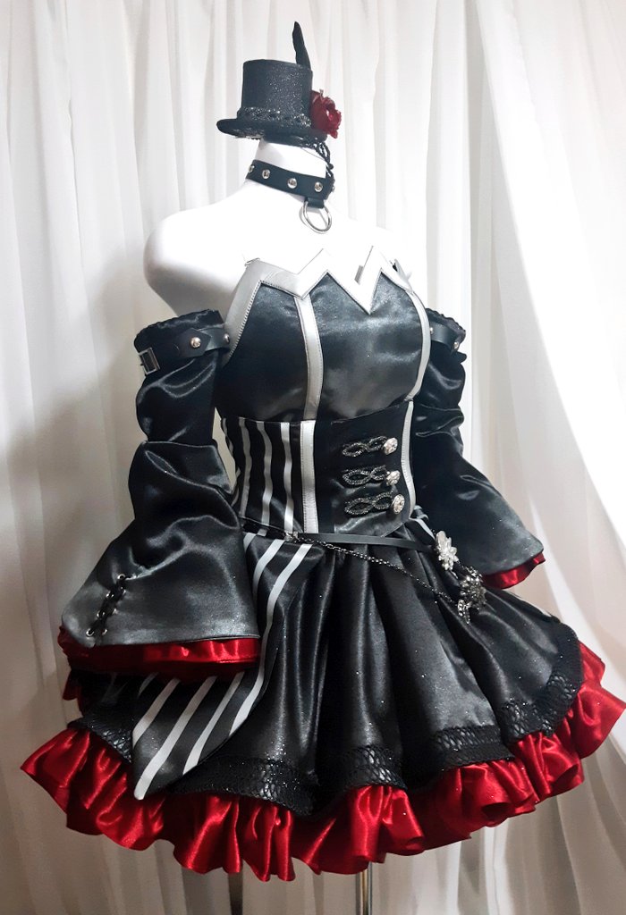 ASASD0130's tweet image. 메이플스토리 - 루시드💖

코스프레 의상 제작하였습니다.
가슴께에 포인트로 펄실버 그라데이션을 넣어주고, 은색 줄무늬부분은 빛을 반사하는 특수반사자재로 표현해 은은한 느낌을 더해주었어요

#니오샵 #카므 #코스프레의상 #코스프레의상제작 #메이플스토리수주 #루시드코스프레 #게임코스프레