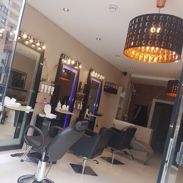 LashSalonUk's tweet photo. @LashSalonUk understands that everything done must be designed to satisfy clients and together, creating an environment that is based on mutual trust and respect. 
For more Details https://t.co/9tN0FAzRsC
#lashsalon #skin #beauty #wax #hair #services  #uk #London #colors #styling https://t.co/L5tgCGMYXT