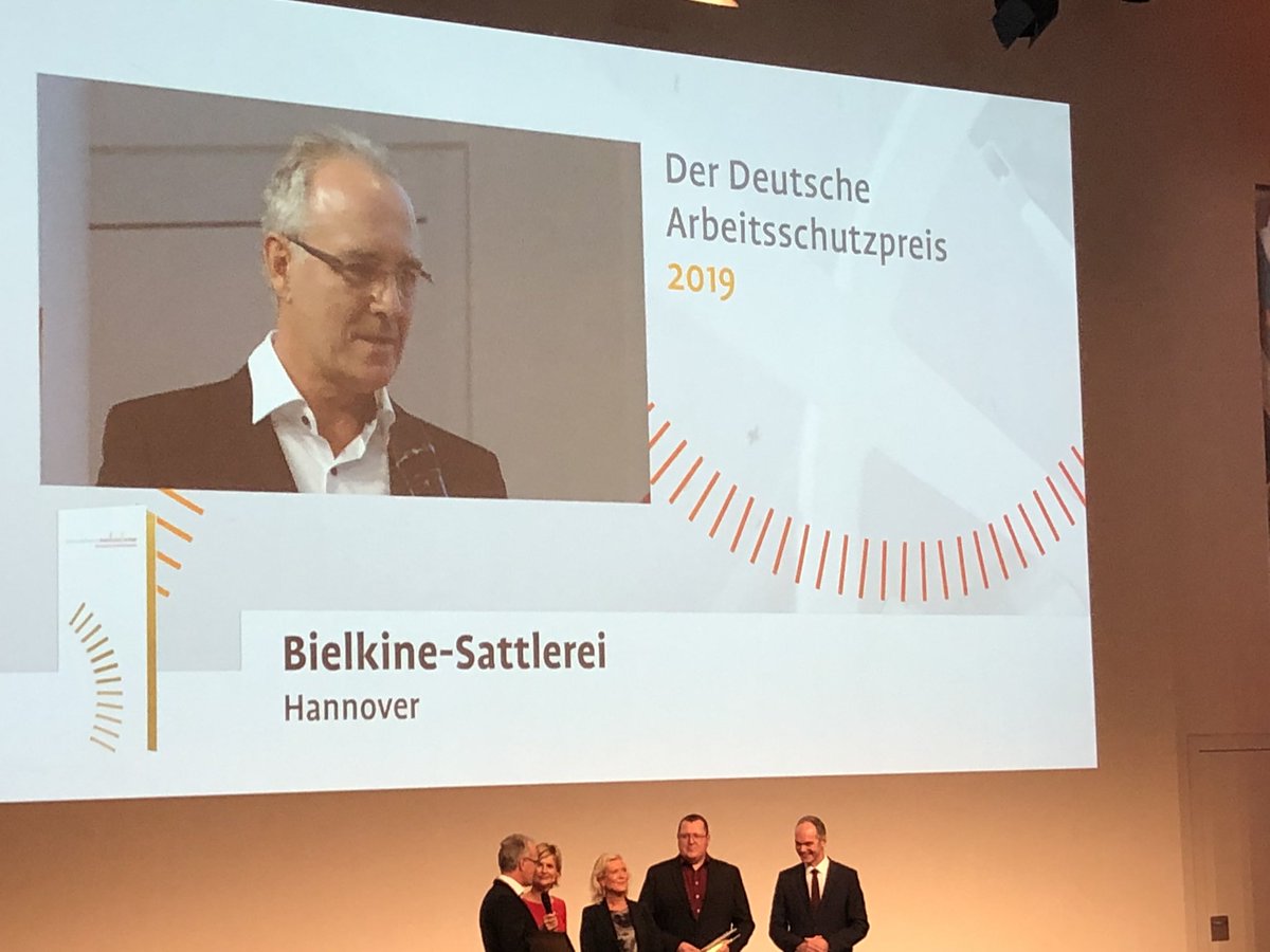 MickiSchleich's tweet image. Auszeichnung Persönlich. Das unmögliche wird möglich. #DASP19 #bgrci #unfallversicherung #aplusa #prävention #Arbeit
