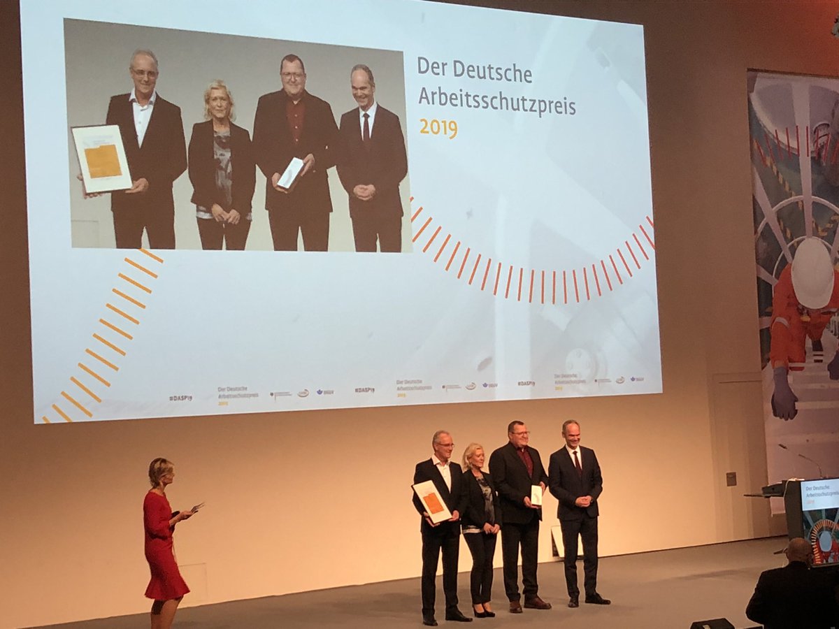 MickiSchleich's tweet image. Auszeichnung Persönlich. Das unmögliche wird möglich. #DASP19 #bgrci #unfallversicherung #aplusa #prävention #Arbeit
