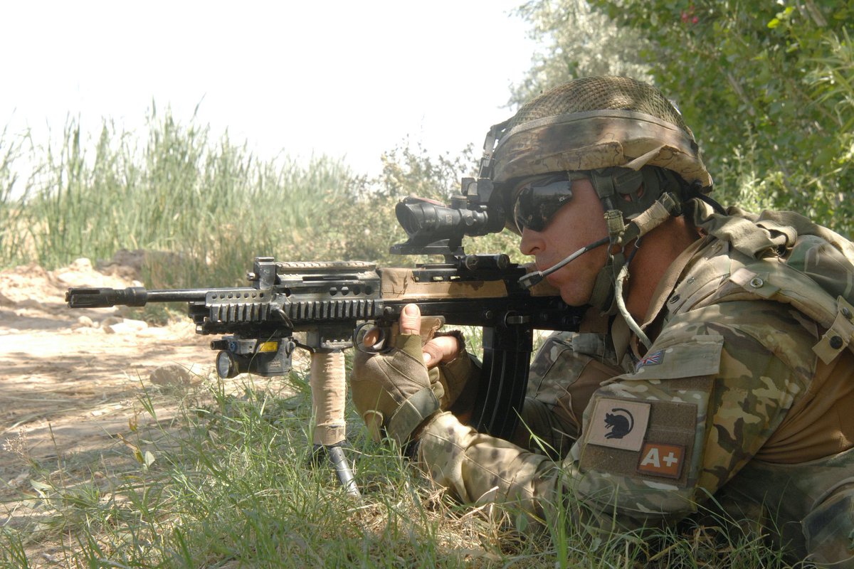 Between 2002 and the 2014, the L85A2 performed well in Iraq and Afghanistan, proving to be accurate and reliable, but it was still heavy and with sub-optimal ergonomics. Today, it is probably fair to say it is respected more than loved by British troops. (5/15)