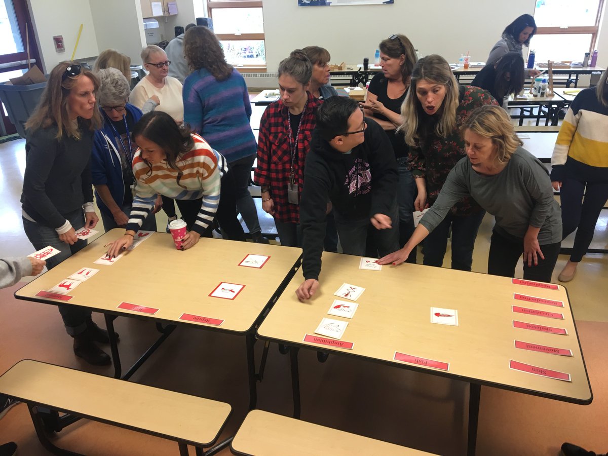 MMS_CSDA's tweet image. MMS staff wrapped themselves in Montessori philosophy and delivery of materials/ instruction during today’s conference day.