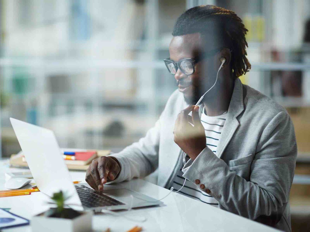 Formstack's tweet image. If you want to smash your sales goals, you need to focus on improving workplace productivity. We&apos;ve got you covered: bit.ly/2NgGcrY

#sales #workplaceproductivity #productivitystack #infographic