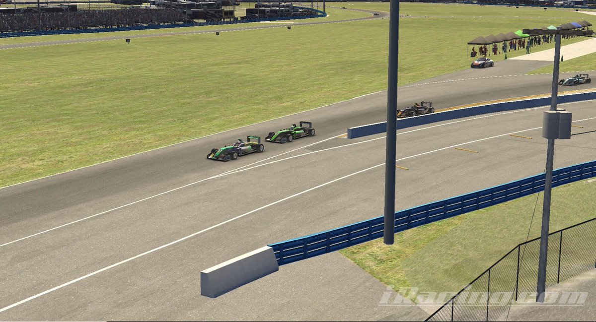 itondeuse's tweet photo. Victoire en F3 Fixed 🏆
Quelques tours de practice et je m’inscris en course. Départ en 3e position ou j’evite un crash et passe 2e. Une grosse bataille a 3 se fait toute la course, je passe en tête et maintient ma place jusqu’à l’arrivée. 
@Pesca_ITR https://t.co/kWNiOL2pmM