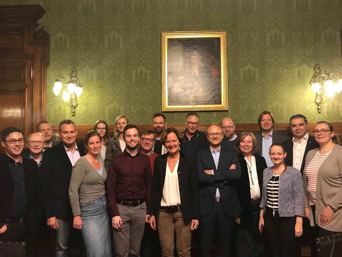 Zur Abstimmung einer engen Zusammenarbeit trafen sich Bürgerschafts- und Bezirksabgeordnete der FDP gestern im Rathaus #HHBue #FDP [TM]