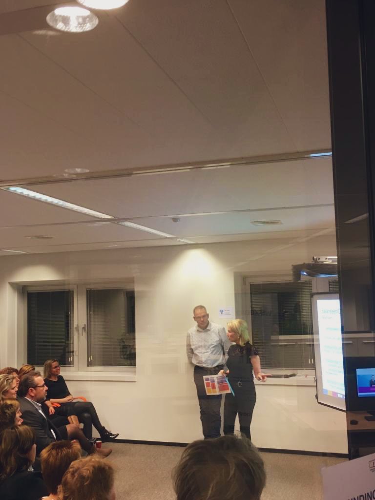 WZW_zorgwelzijn's tweet image. 30 personen vanuit de Rabobank op de informatieavond over een carrièreswitch naar Zorg en Welzijn! #zijinstroom #ikzorg #zorgenwelzijn