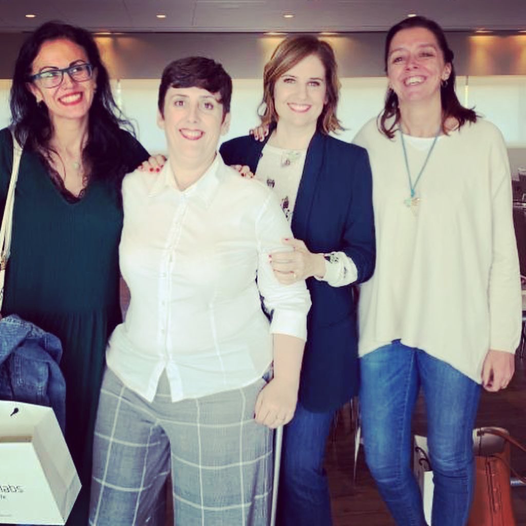 Viaje express a Santiago de Compostela a colaborar en la Masterclass de envejecimiento de @cantabrialabs. Con super @yolidelpozo13 y la Profesora Dra. Dolores Sánchez Aguilar.
-
Invitadas muy 🔝como @farmaciamigoya <a href="/laboticadetete/">Mª José Cachafeiro</a> @farmacia_rego_lodos