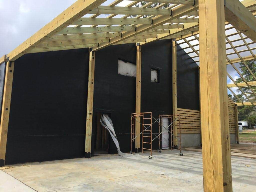 EnergyOneFoam's tweet photo. Why settle for inefficient #housewrap, when a spray applied air barrier can save you on install time &amp; future building issues? We'll wait. 
Local barn ops for our #weatheresistant #barrier to keep their horses comfortable &amp; healthy. 
Free quotes: https://t.co/9xCzXJASfx https://t.co/hfnHRqsi5v