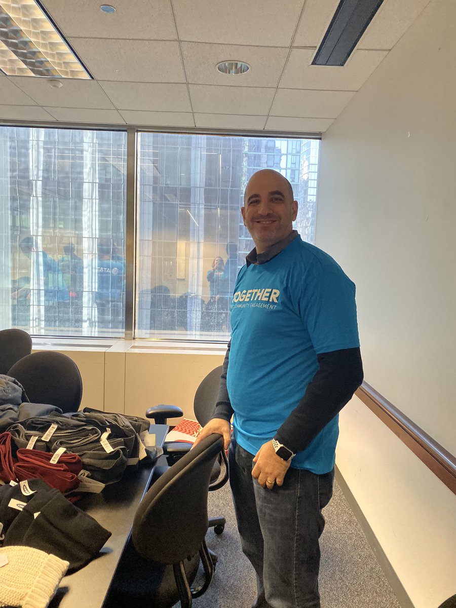 Amybrooks23's tweet photo. More photos from our #BelieveChicago coat drive @LifeAtISD #LifeatATT https://t.co/4yDyofgg67
