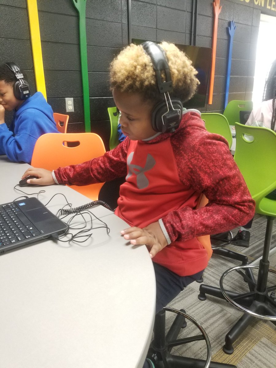 MsDavis20152016's tweet image. #coding with @codeorg, @PlayOsmo #CodingWithAwbie, &amp;amp; @WonderWorkshop.  We also coded math facts with @BeebotCo!  #STEM #LearningLeading #WildaboutGilliard @faithlucy1 @gilliard_gators @empowermcpss @MobilePublicSch @MarcieMcNeal @faithlucy1 @phaedratfox @ThreadgillMCPSS