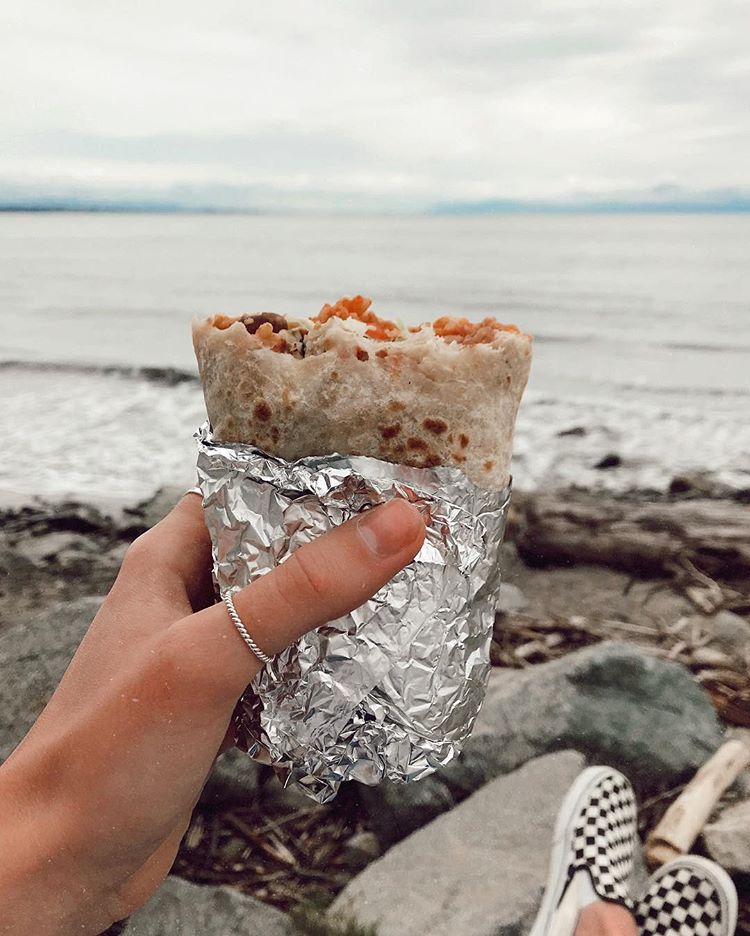 Capitolavillage's tweet photo. Burritos on the bay.π #TuesdayEssentials
π―: @mijostaqueria β β β β β β β β
π·: @bayleejoyful https://t.co/Djk48vcx9Z