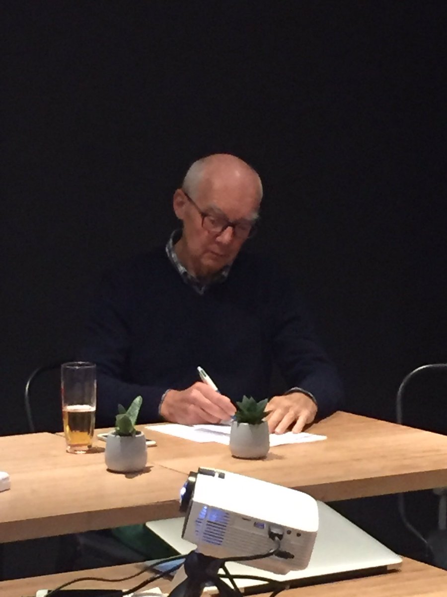 FRep83's tweet image. Réunion de l'atelier Toulon @FRep83 @ForceRep_fr @BrunoRetailleau autour du thème de l'islamisme. En présence de notre référente départementale @lazgougeon . Fidélité du groupe pour continuer le travail de débat et de réflexion!