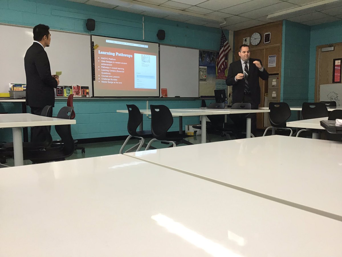 Great learning at Mineola Edcamp. <a href="/gcouros/">George Couros</a> was incredible and so were all the teachers that shared their knowledge. #MineolaProud  #edcampMiNG