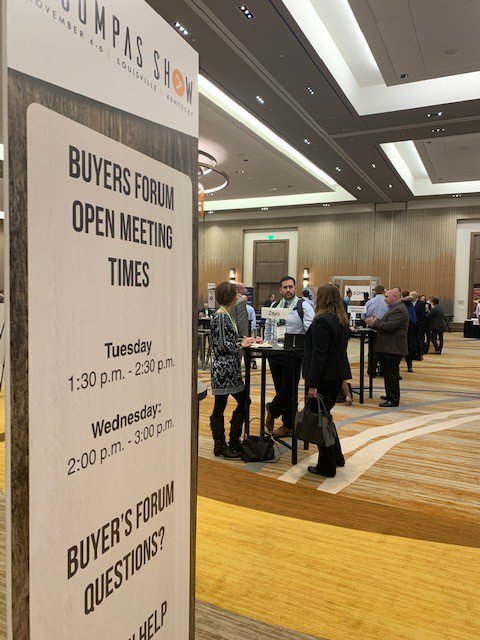 INCOMPAS's tweet image. #INCOMPAS19 attendees keep buyers busy in speed meetings during the first day of the Buyers Forum in the Expo Hall.