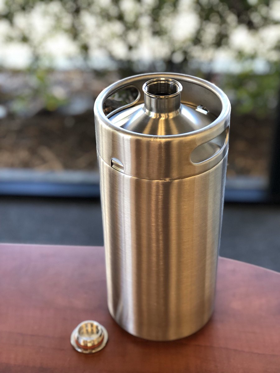 Introducing the ManCan Mini-Keg Growler. Perfect for tailgating, or just feeling like a superior beer drinker. Purchase this 128oz baby here: amazon.com/ManCan-Mini-Ke…  #beer #craftbeer #growler #minikeg #tailgate #personalkeg #keg