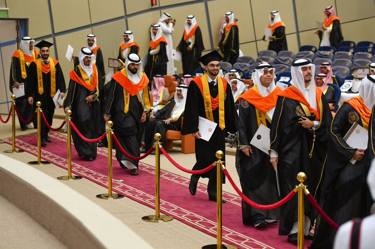 pmuofficial's tweet photo. جانب مصور من احتفال الجامعة بحفل تخريج الدفعة السادسة من طلابها #pmuer https://t.co/qzOLd9WNru