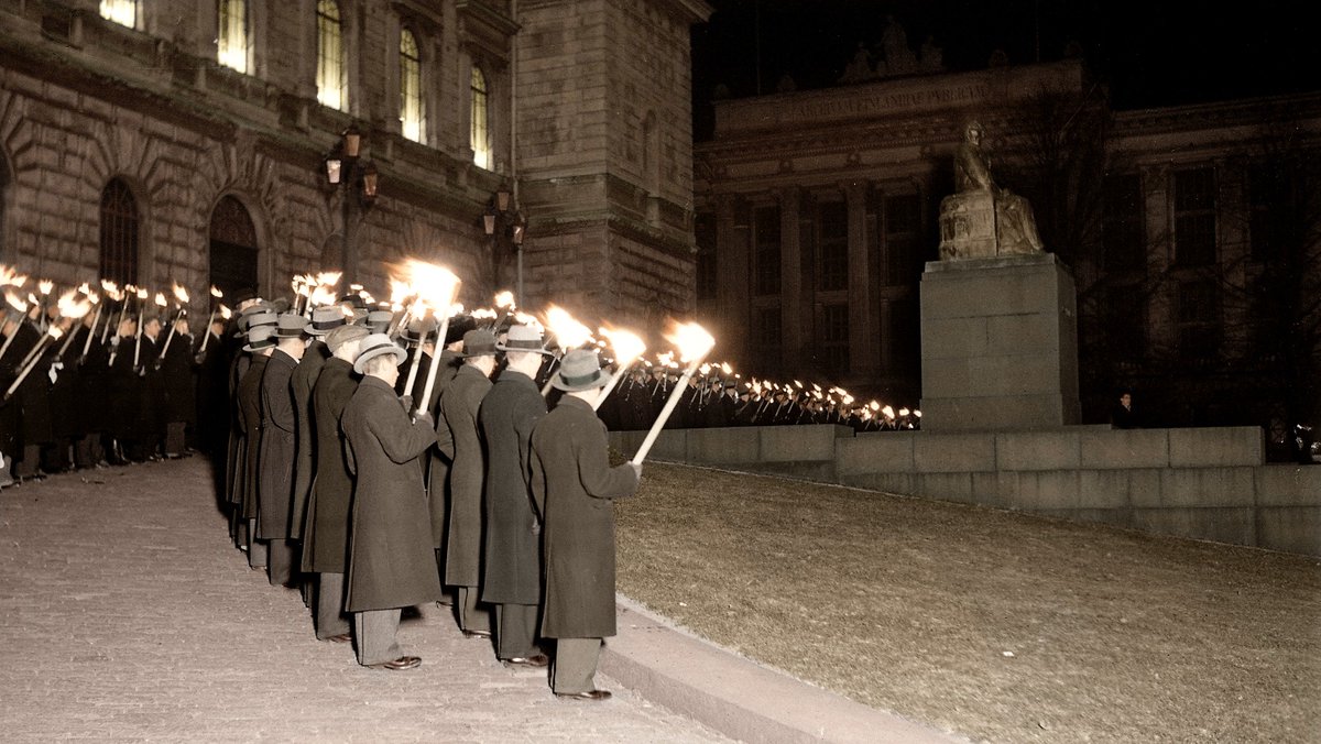 AKS wanted to reawaken the Finnish people by making Finnish the primary language. Finns had to be the masters in their own country so that they could create Greater Finland. 21/42