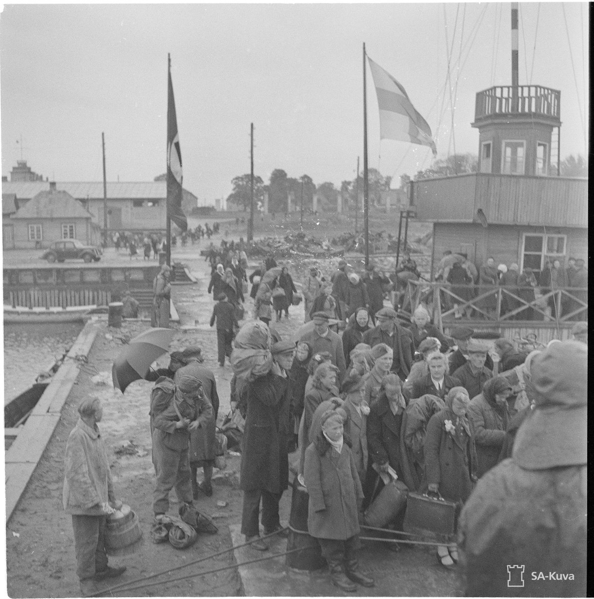 In 1944 AKS helped organize the evacuation of Ingrians, Izhorians and Votes to Finland. (In the 1944 peace terms, Finland had to give up all Soviet Citizens to the Soviet Authorities, but some lucky people managed to escape with Finnish help) 38 /42