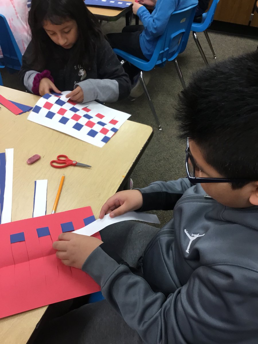 KardysLaura's tweet photo. Making Veterans Day quilts in 4th grade! 

#annefoxjourney #d54art #weare54 #54happiness #elementaryart #foxrocks #annefoxopenendedplay #elementaryartteacher #primaryart #kidscreate #kidart #studentart #studentwork #arteducation #arteducator #VeteransDay #VeteransDayArt https://t.co/rxiW81DrMp