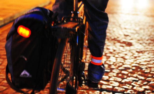 USEFUL GUIDE from <a href="/sustrans/">i</a> on making sure you are prepared for CYCLING IN THE DARK:

sustrans.org.uk/our-blog/get-a…

@NNHighways
