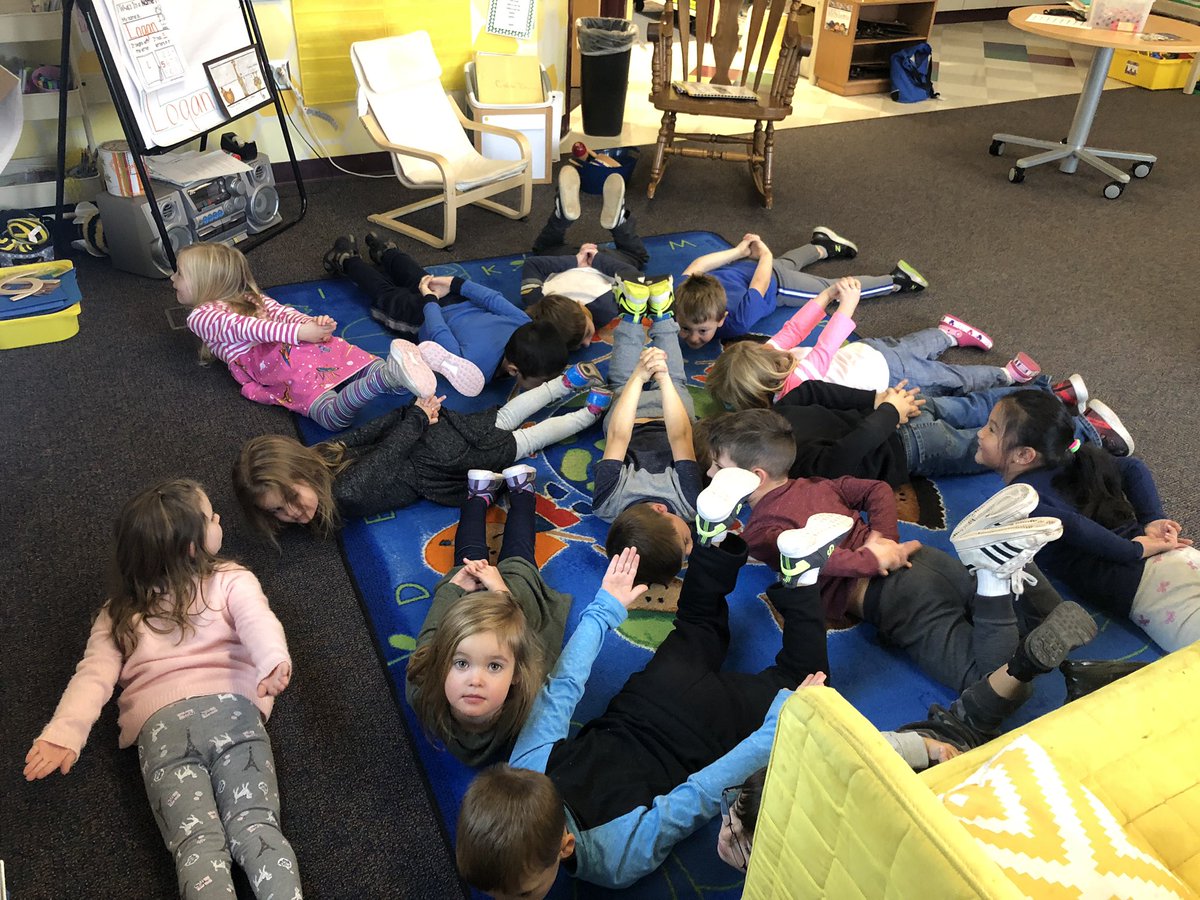 gallbusybees's tweet photo. It’s Shark Pose during Yoga today! #harvestlearn #sascompass https://t.co/hftonhwNZe