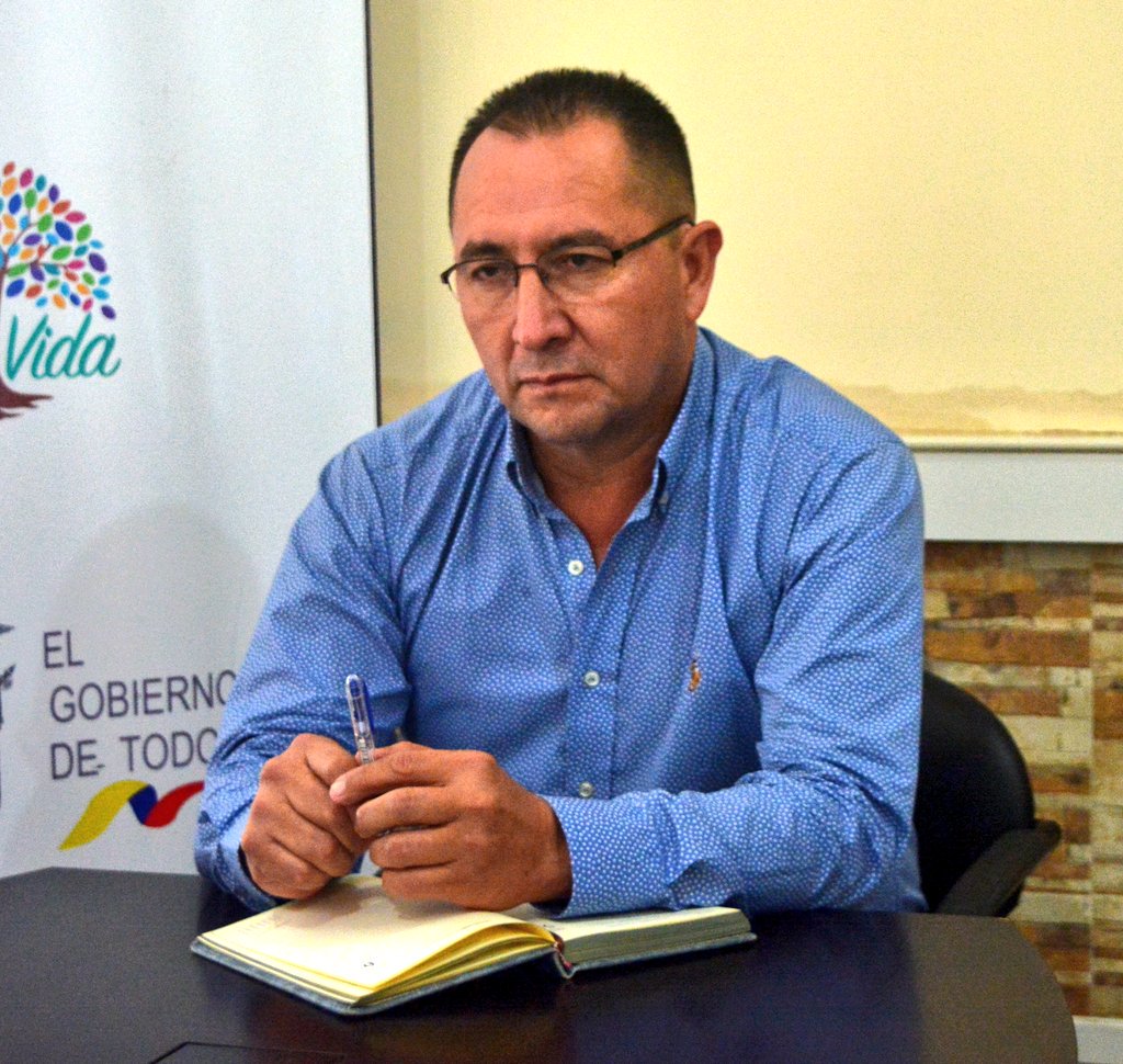 FedeOrellana98's tweet photo. #ReuniónDeTrabajo A esta hora Delfa Calderón - Administradora de @FedeOrellana09 mantiene diálogo con @IvanAguilar_Ec coordinador @Deporte_CZ2, donde se establecen estrategias interinstitucionales que fortalezcan el deporte en Orellana. #ElDeporteNosUne https://t.co/fqpDiYKS3H