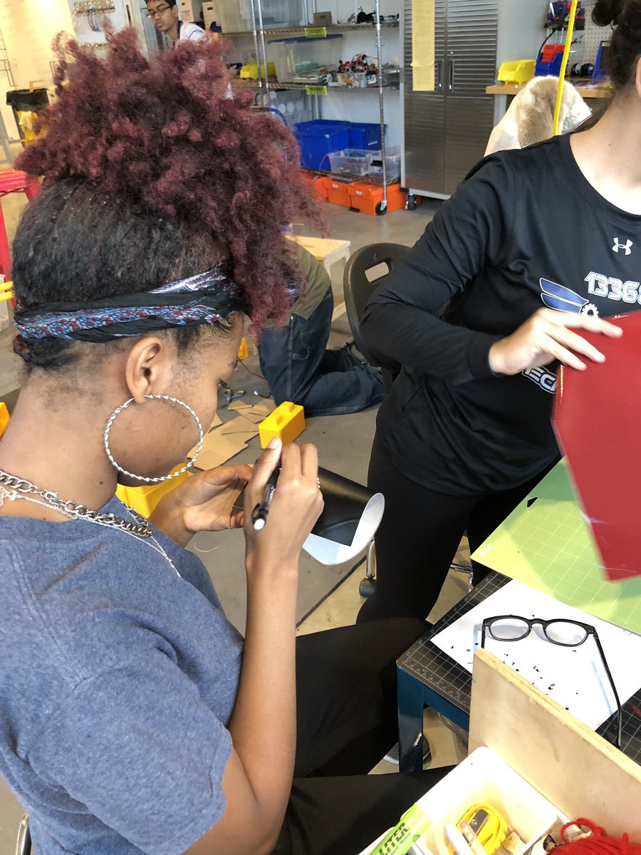tywlsrobotics's tweet image. Fundraising and Notebook teams making great progress! #TuesdayMotivation #STEM #tuesdayvibes