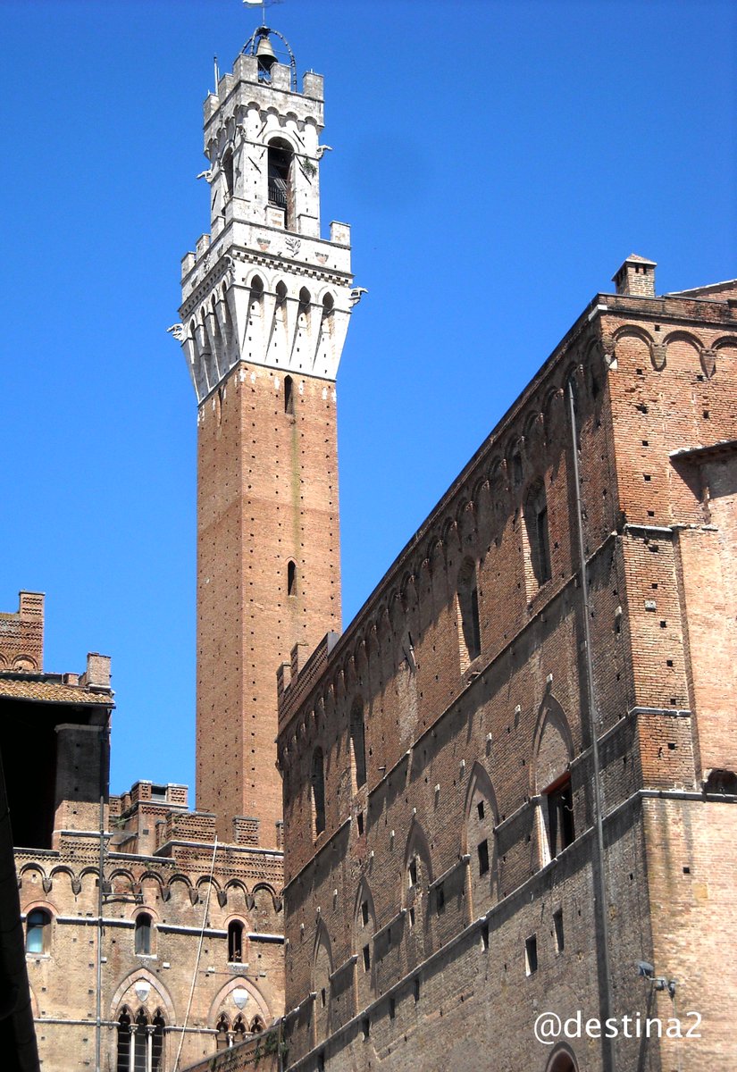 Blogdestina2's tweet image. El encanto de #Siena es uno de los más buscados en la #Toscana. Así es esta preciosa ciudad blogdestina2.blogspot.com/2017/05/siena-…