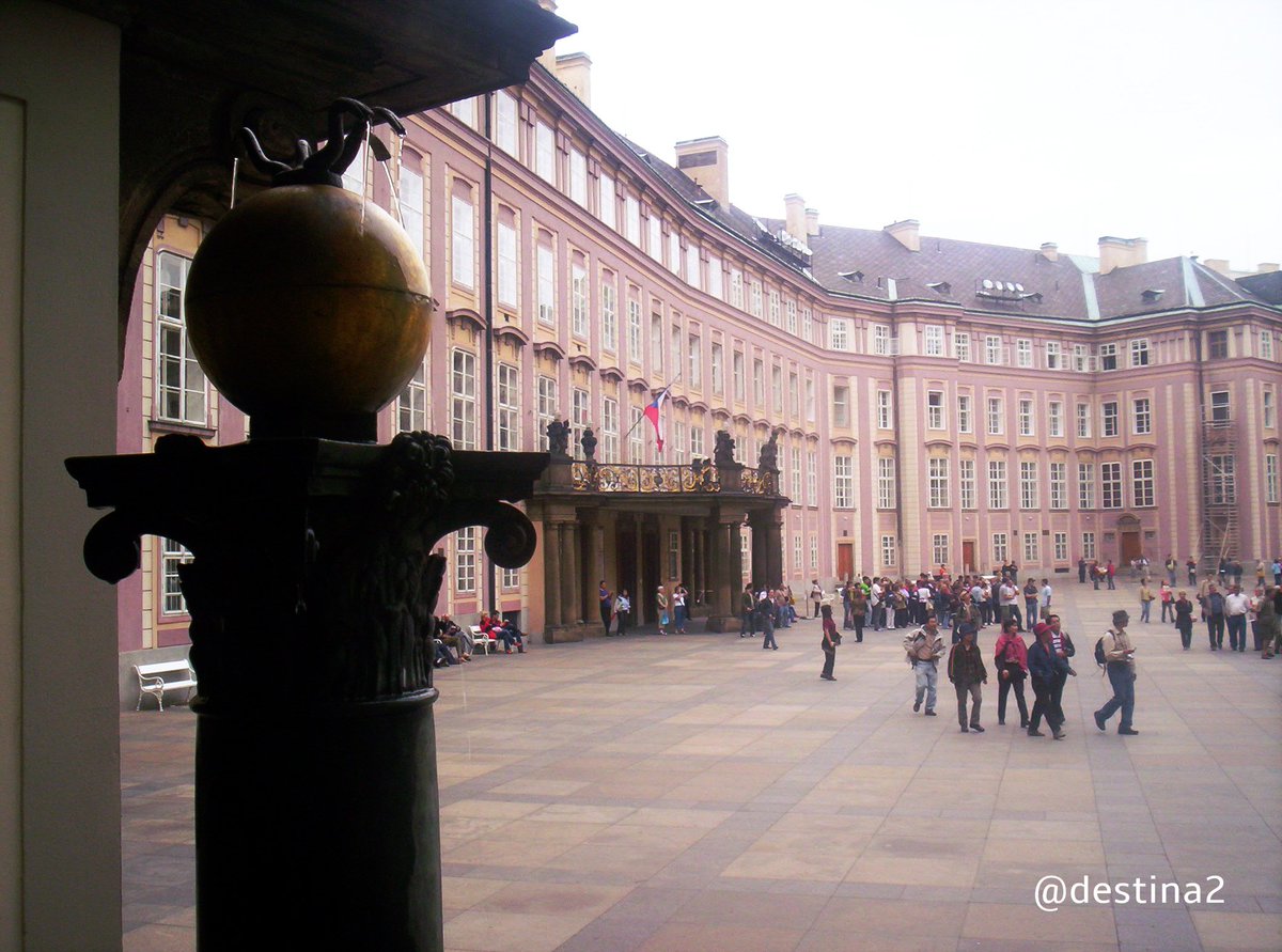 Blogdestina2's tweet image. Qué ver en #Praga en 48 horas. Sólo daremos una pista; hay que correr blogdestina2.blogspot.com/2017/03/que-ve…