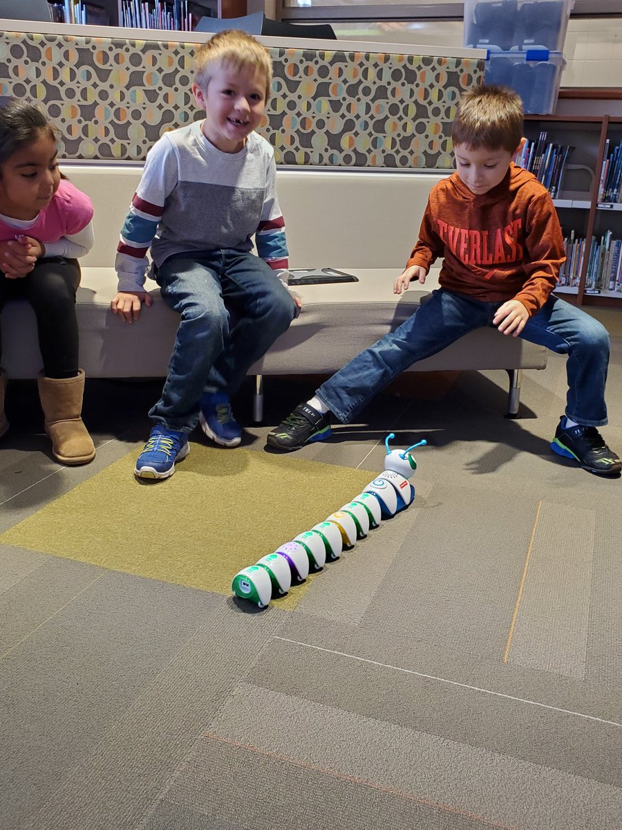 ElsieJohnsonIC's tweet image. K Ss starting to learn code using @FisherPrice #codeapillar! @ccsd93 @ECJSchool @EJPrincipalD93 #TechTimeWithMsDiBiase #coding #robotics