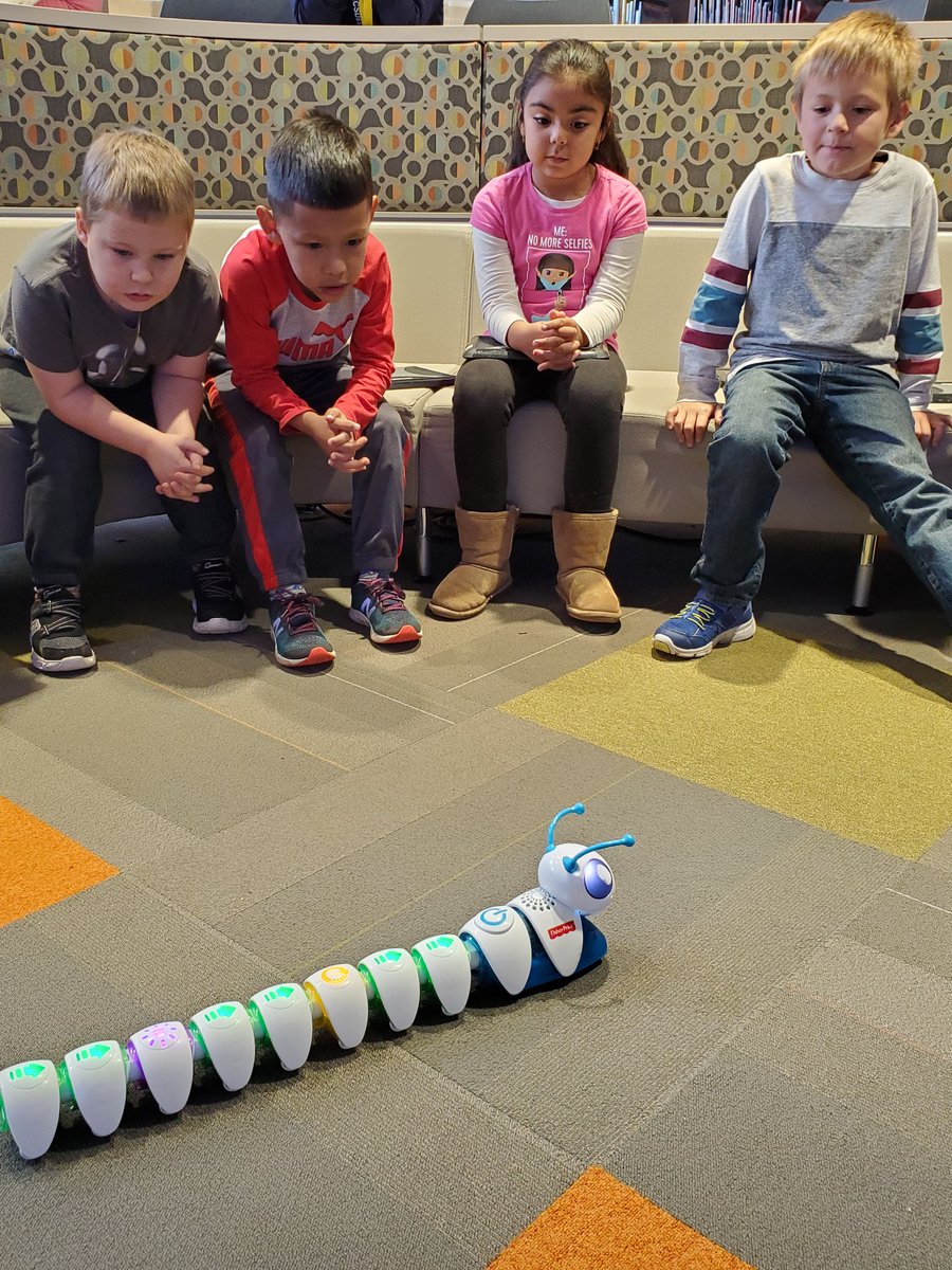 ElsieJohnsonIC's tweet image. K Ss starting to learn code using @FisherPrice #codeapillar! @ccsd93 @ECJSchool @EJPrincipalD93 #TechTimeWithMsDiBiase #coding #robotics