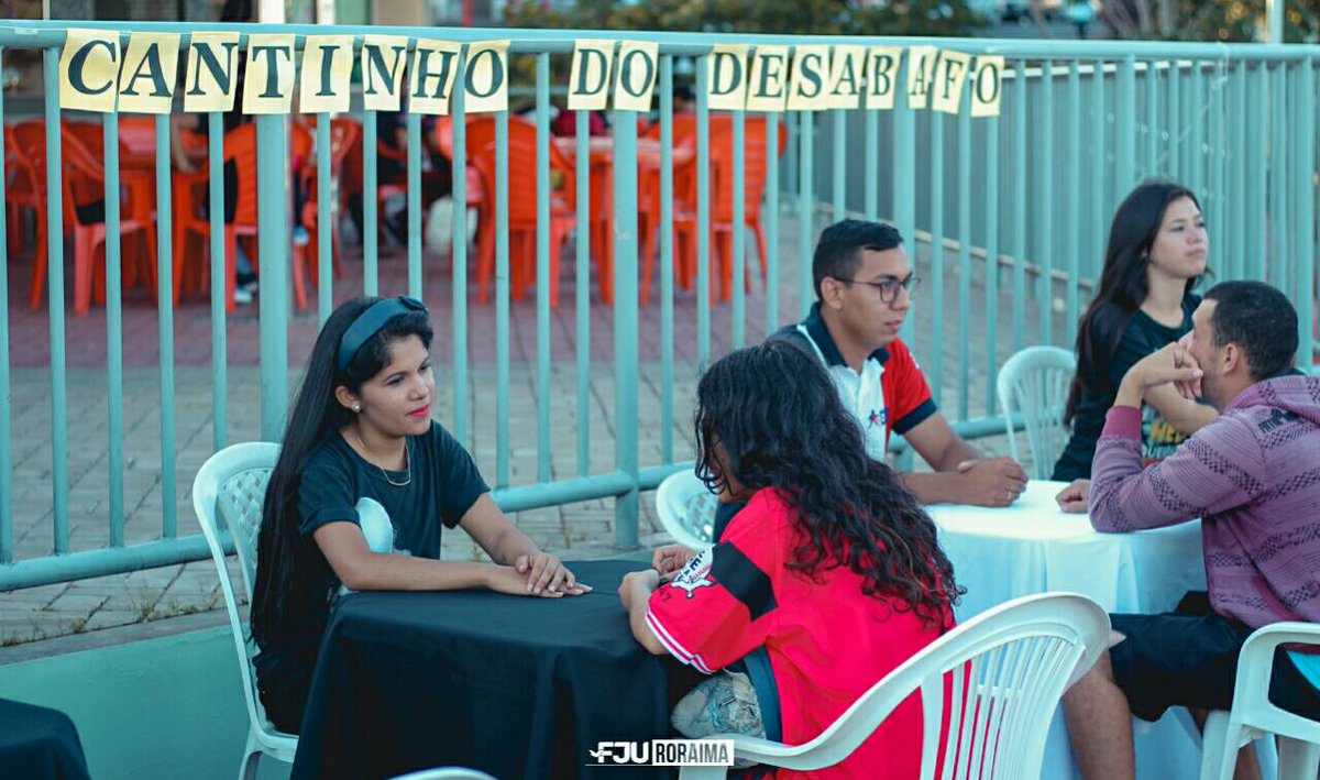 oficialfju's tweet photo. Os voluntários do projeto Help da FJU Roraima, reuniram-se em um fim de tarde na Orla Taumanan para "Uma Tarde de Superação!" O objetivo era mostrar que existe uma saída para a depressão, o suicídio e a automutilação! 
#VemPraFJU 
.
.
@fjuroraima https://t.co/eKj3h5jQRG