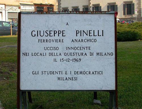 Domani mattina alle 11 piazza Fontana  (aula 113 statale in caso di pioggia) conferenza stampa di presentazione delle iniziative sul  50esimo anniversario della strage.  #milano #antifa