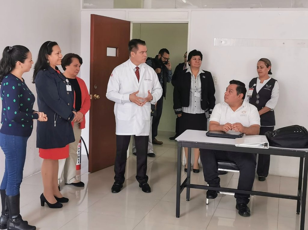 RamiroLopezE's tweet image. Recorrimos la Escuela Nacional de Enfermería e Investigación (#ENEI) con la Dra. María Guadalupe Jara, Directora de la Institución.