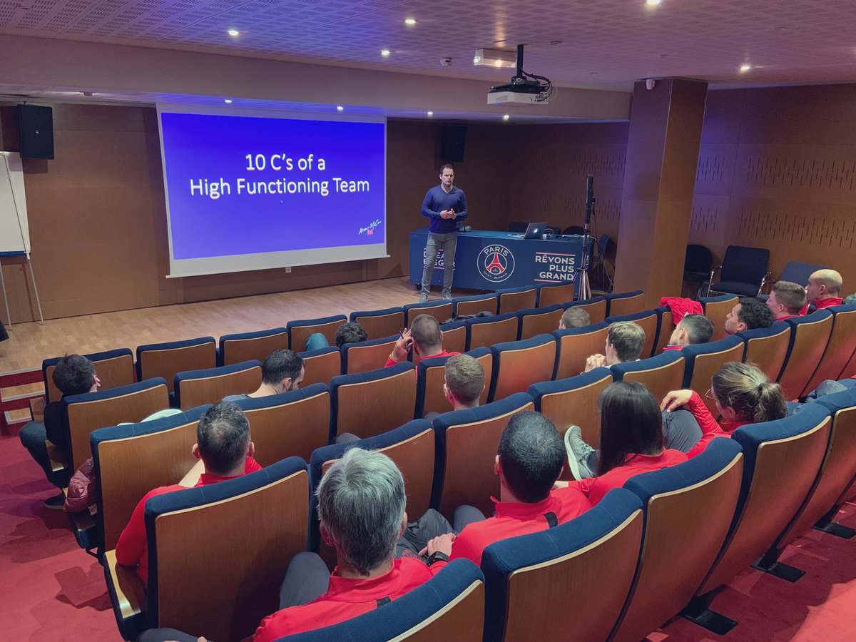 PSG_Performance's tweet image. Amazing learnings and insights from the unique @AllistairMcCaw today 👌

⬆️⬆️ Keep up your standards, character, culture and above all be a nice person! 😽
#humility #championminded