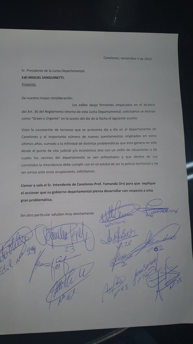 Wcervini's tweet photo. El Frente Amplio no habilita llamado a sala del Intendente @OrsiYamandu acusado por la justicia de omisión por no cumplir con sus competencias y de graves casos de clientelismo político  y le votan la licencia para que comande la campaña política https://t.co/H63DTdccyI