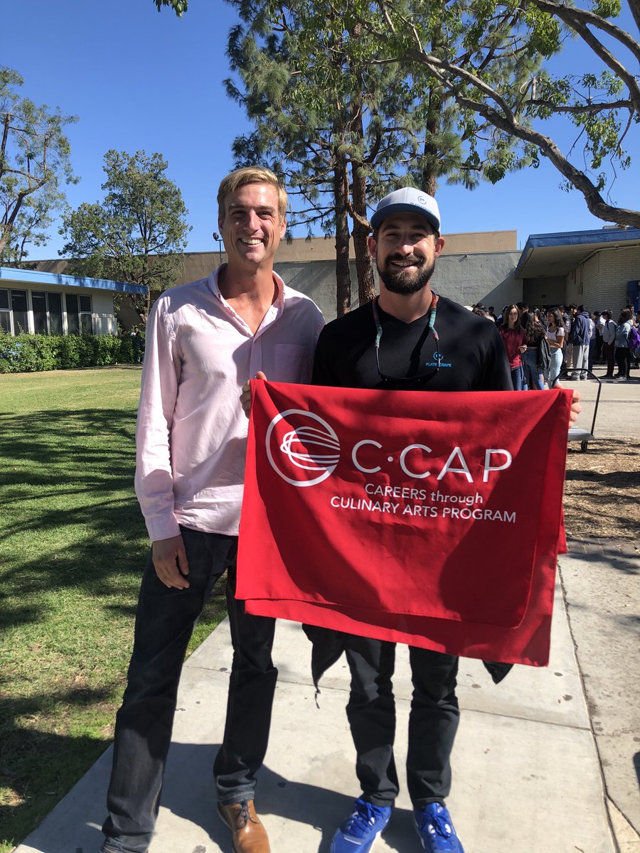 PlateScrape's tweet image. The next generation of chefs are ready to save water!! A big thank you @ccaplosangeles for inviting me to be part of such an amazing panel of industry leaders and hearing their stories from facing 12 years in prison to taking over family businesses. C-CAP for life ❤️