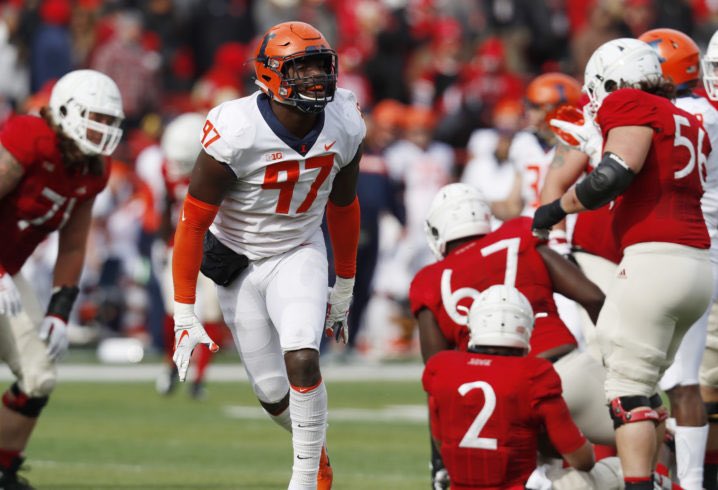 AnthonyShipton's tweet photo. Just had a great talk with coach @UICoachClark @LovieSmith Beyond blessed to receive an offer from The University of Illinois #littyville https://t.co/Ir5whyMyWg