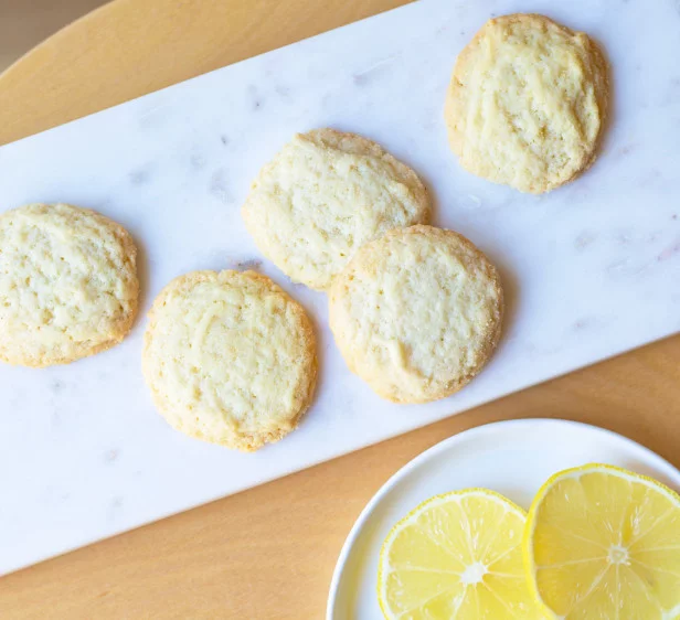 naturebox's tweet photo. Craving for a snack that’s as tasty and healthy? Our Lemon-Aid Cookies + CBD are now here! Infused with beneficial broad spectrum hemp extract, and just-right sweetness, these cookies are perfect anytime of the day. 😋🍪🧡#naturebox #cbd #cbdcookie #cbdsnacks #lemoncookie https://t.co/fEldC6NNKG