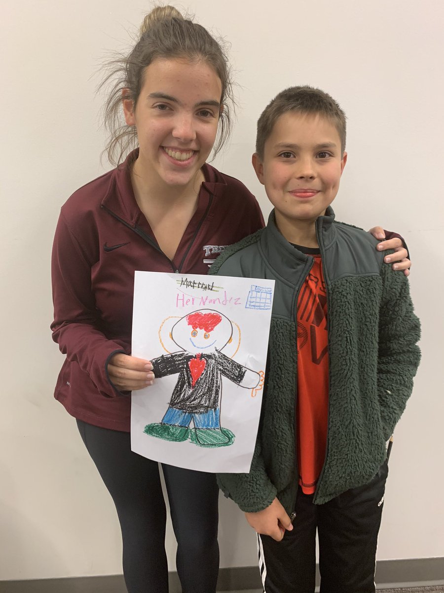 YELLserves's tweet photo. @kyleigh_coomer and Matthew #leaderman @KCS_Roosevelt https://t.co/UMrj9eJTad