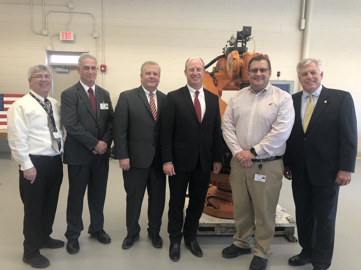 westalworks's tweet photo. Lt. Gov. @willainsworthAL visited Brookwood Career Tech Annex to learn more about their #CTE programs and industry partnerships. They’re preparing our future workforce! https://t.co/Rpcx3eSIQa