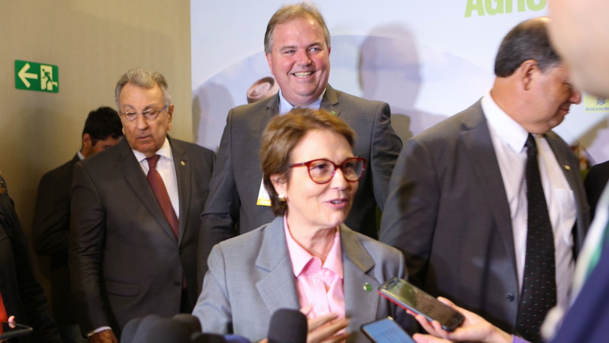FSchwanke's tweet photo. #CBGA2019 🇧🇷 | Na abertura do Congresso Brasileiro de Gestores da Agropecuária, a ministra @TerezaCrisMS anunciou que a assistência técnica para o pequeno produtor será priorizada e que este será o seu maior desafio à frente do @Min_Agricultura. Confira: https://t.co/CWxd4PPQTo https://t.co/sdJs5If3EI