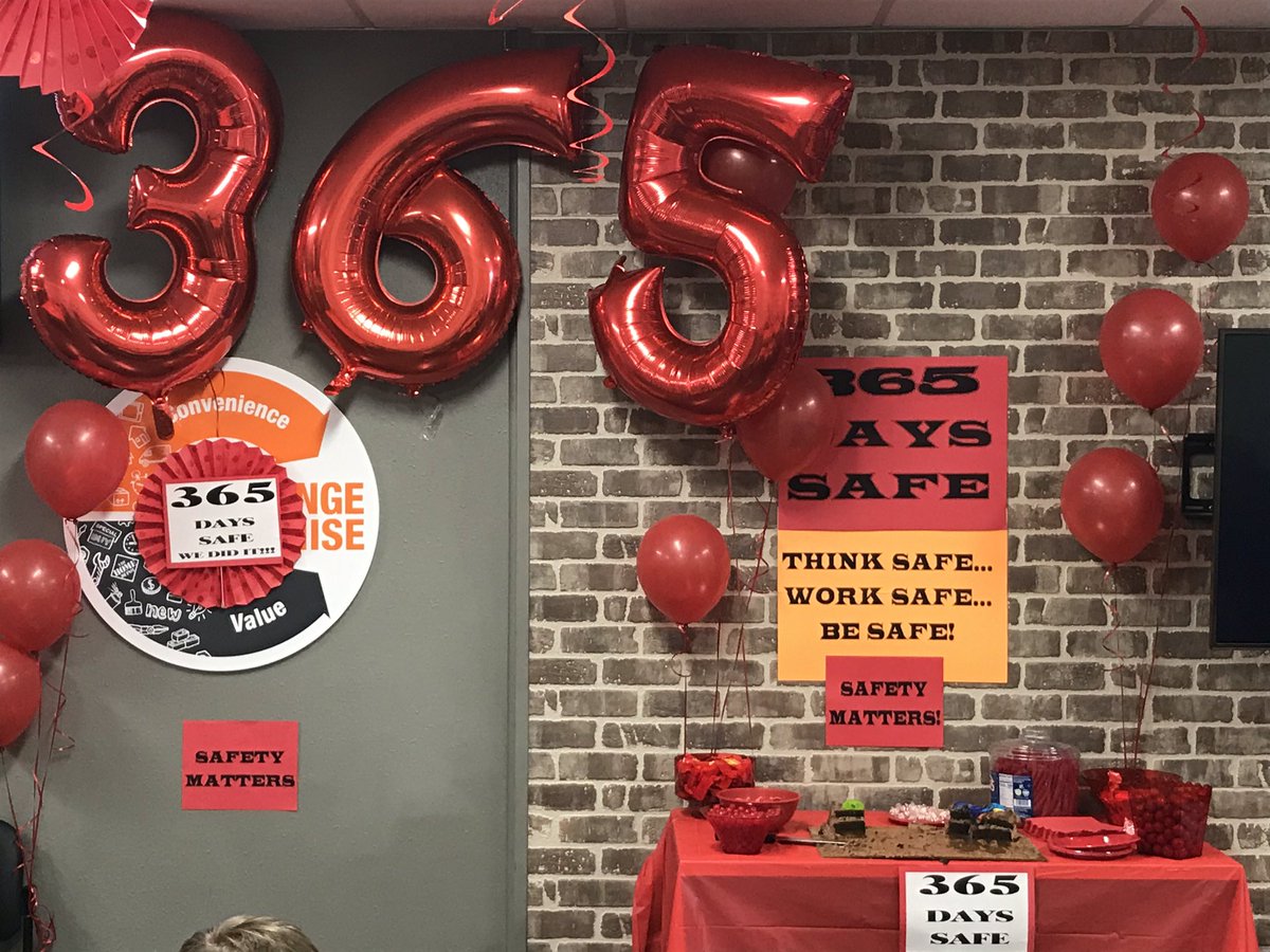 StevenM18642576's tweet photo. Celebrating Safety Awareness with 1009 Hillsdale team!! 365 Days Safe!! Congrats team!! https://t.co/rvn8hnoJmd