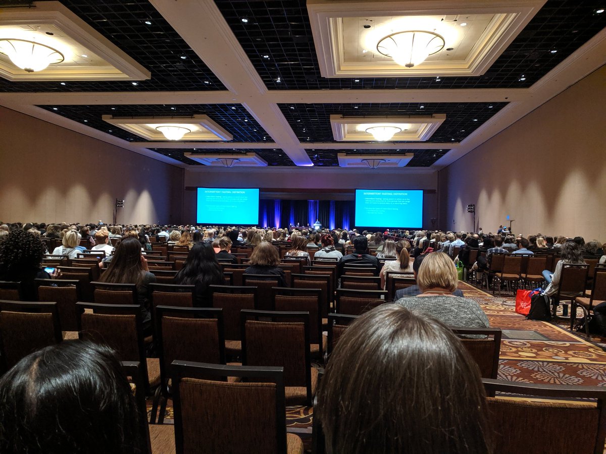 #obesityweek2019 
Great TOS lecture on fasting today in Las Vegas
Thx to <a href="/drjasonfung/">Dr. Jason Fung</a> for getting us started with this add on tool in our #WLS practice
Has made a big difference in so many ways!
So easy even #cavemen did it 🦖🔥🏹