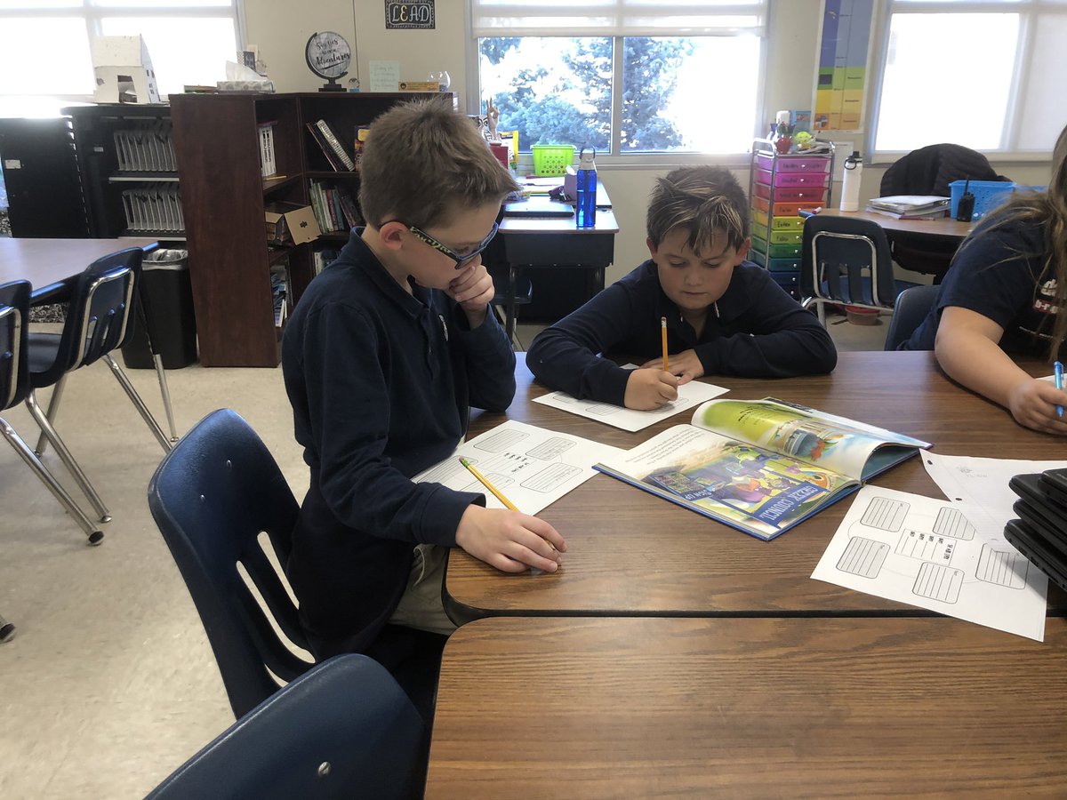 BECS5thGrade's tweet photo. Analyzing the sequence of events in many different stories! @BromleyHawks https://t.co/ybbOezXHz3